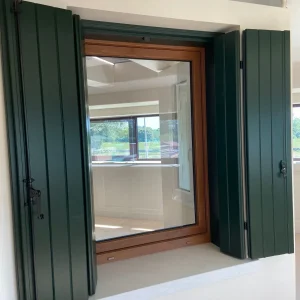 Scuro in pvc alla padovana con telaio monoblocco L. 95 x H. 145 cm